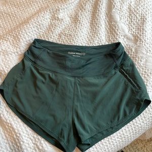 Outdoor Voices 2.5” Hudson Shorts